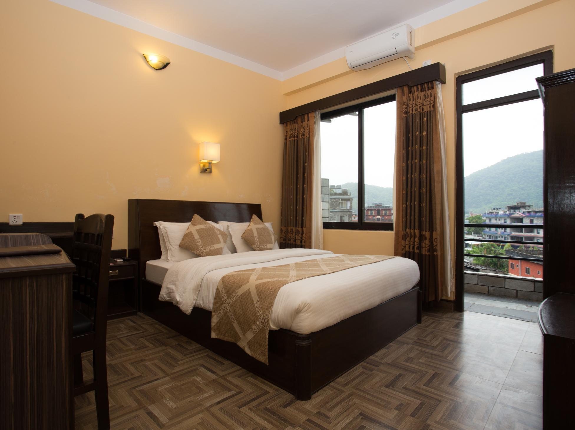 Hotel Peninsula Pokhara Ngoại thất bức ảnh