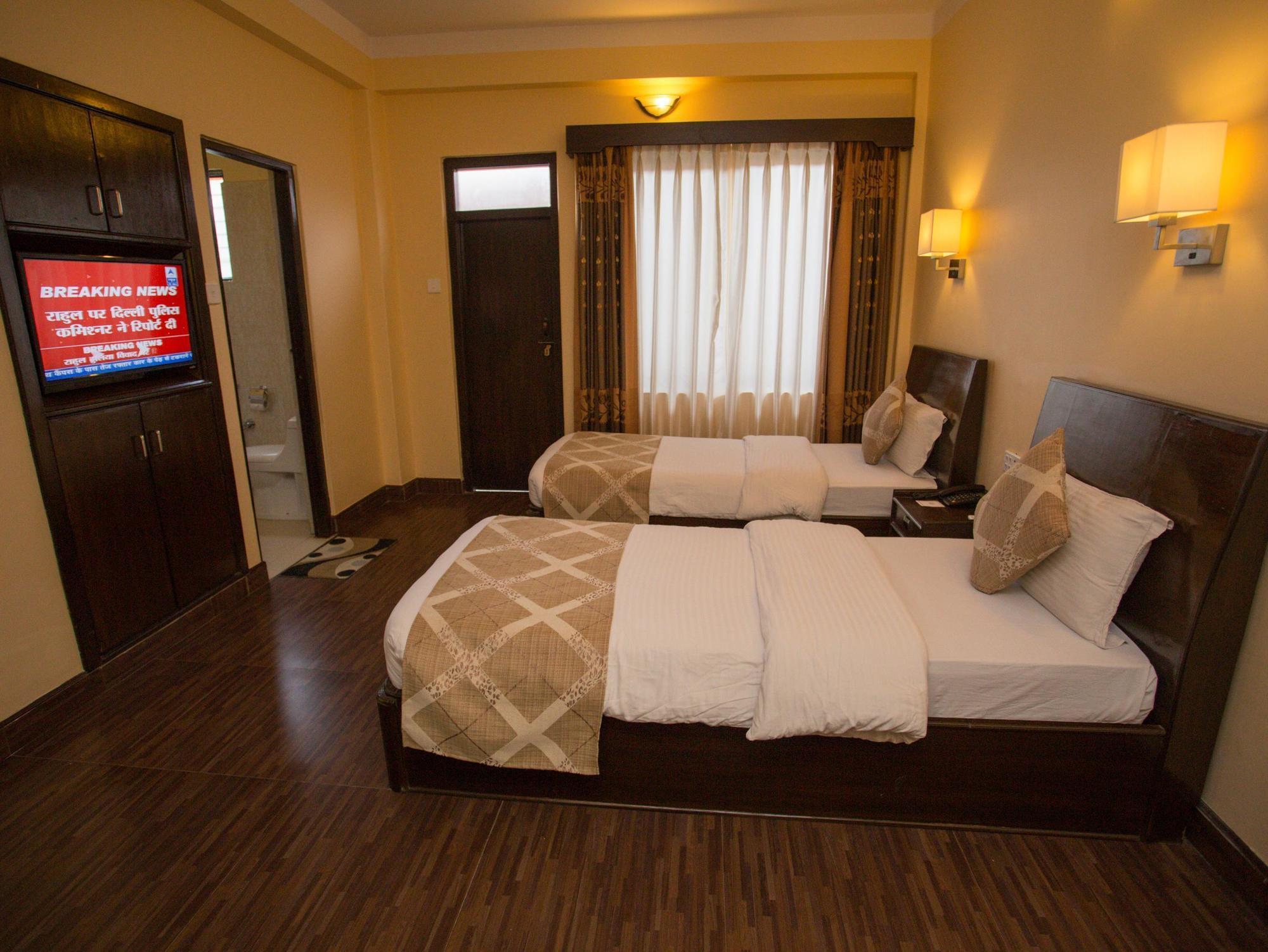 Hotel Peninsula Pokhara Ngoại thất bức ảnh