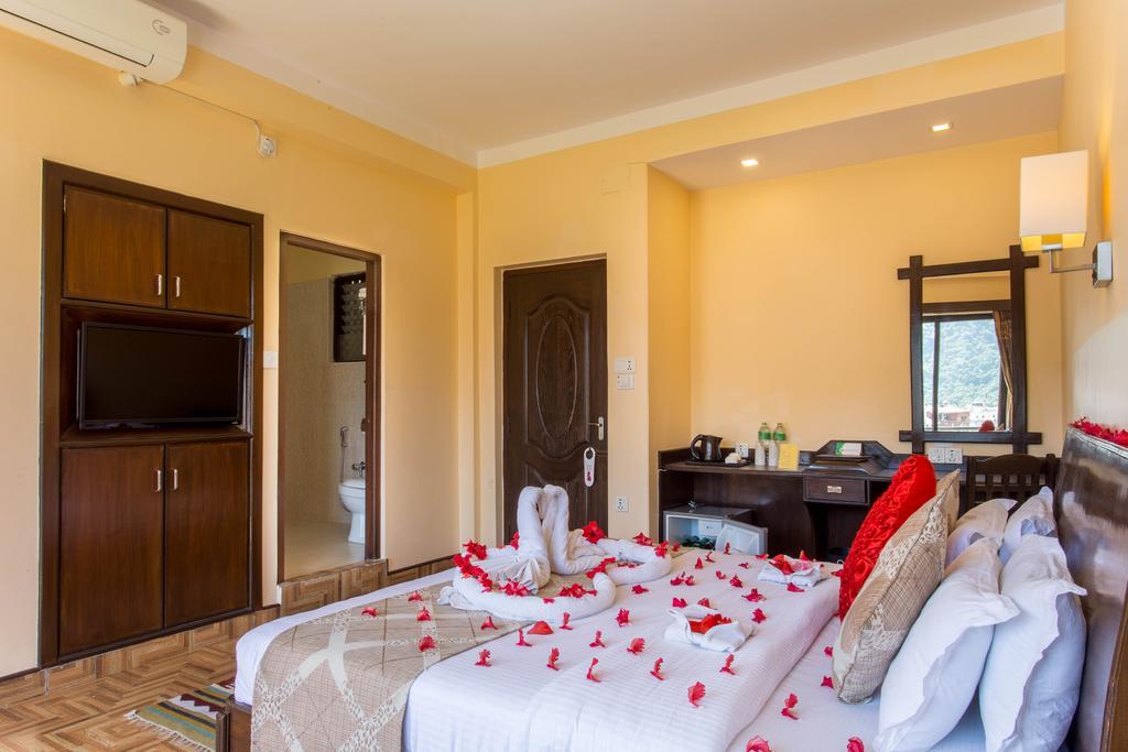 Hotel Peninsula Pokhara Ngoại thất bức ảnh