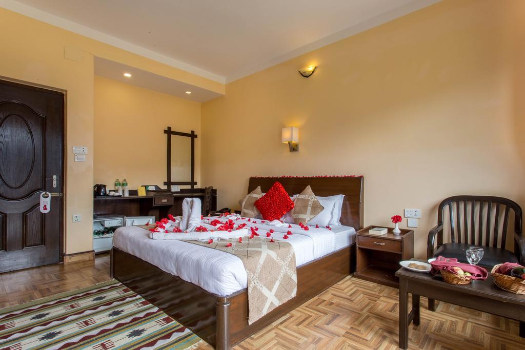 Hotel Peninsula Pokhara Ngoại thất bức ảnh