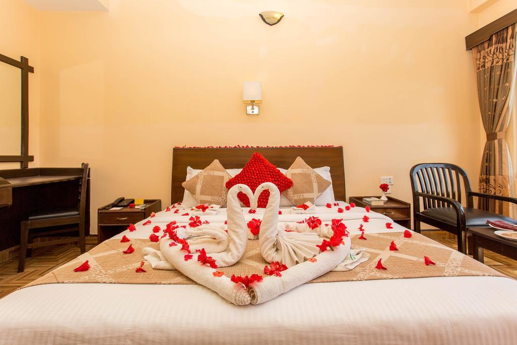 Hotel Peninsula Pokhara Ngoại thất bức ảnh