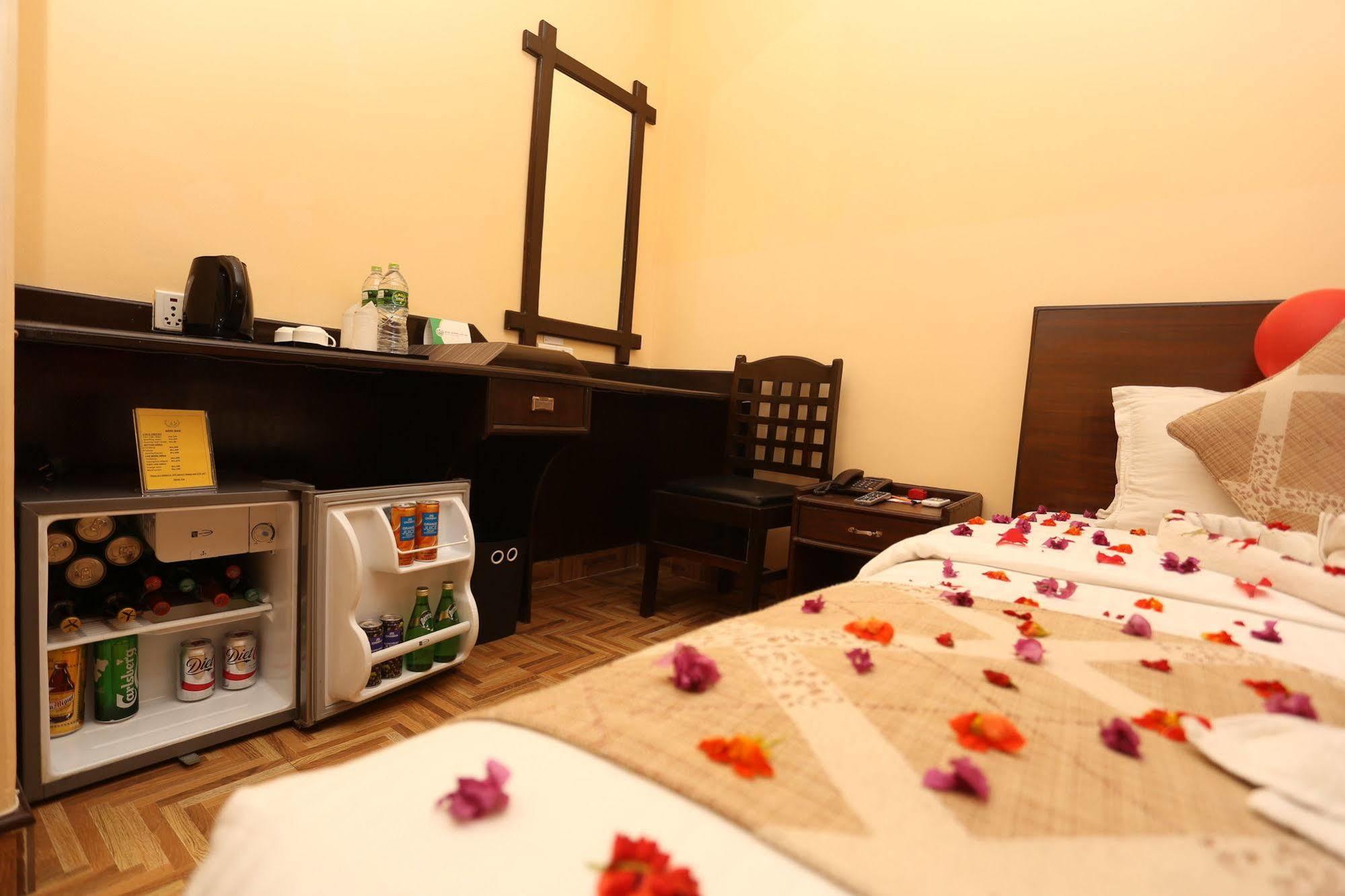 Hotel Peninsula Pokhara Ngoại thất bức ảnh