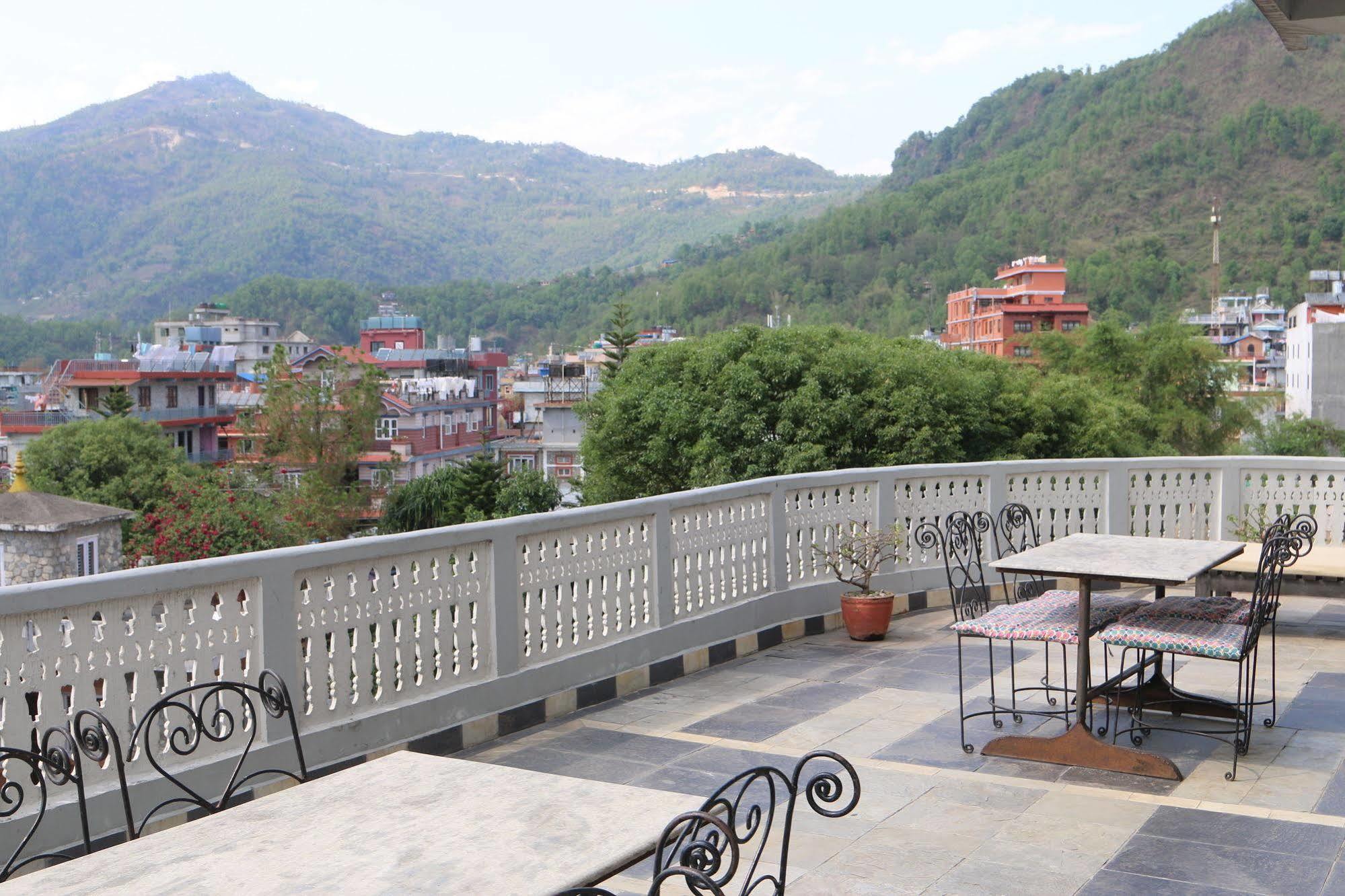 Hotel Peninsula Pokhara Ngoại thất bức ảnh